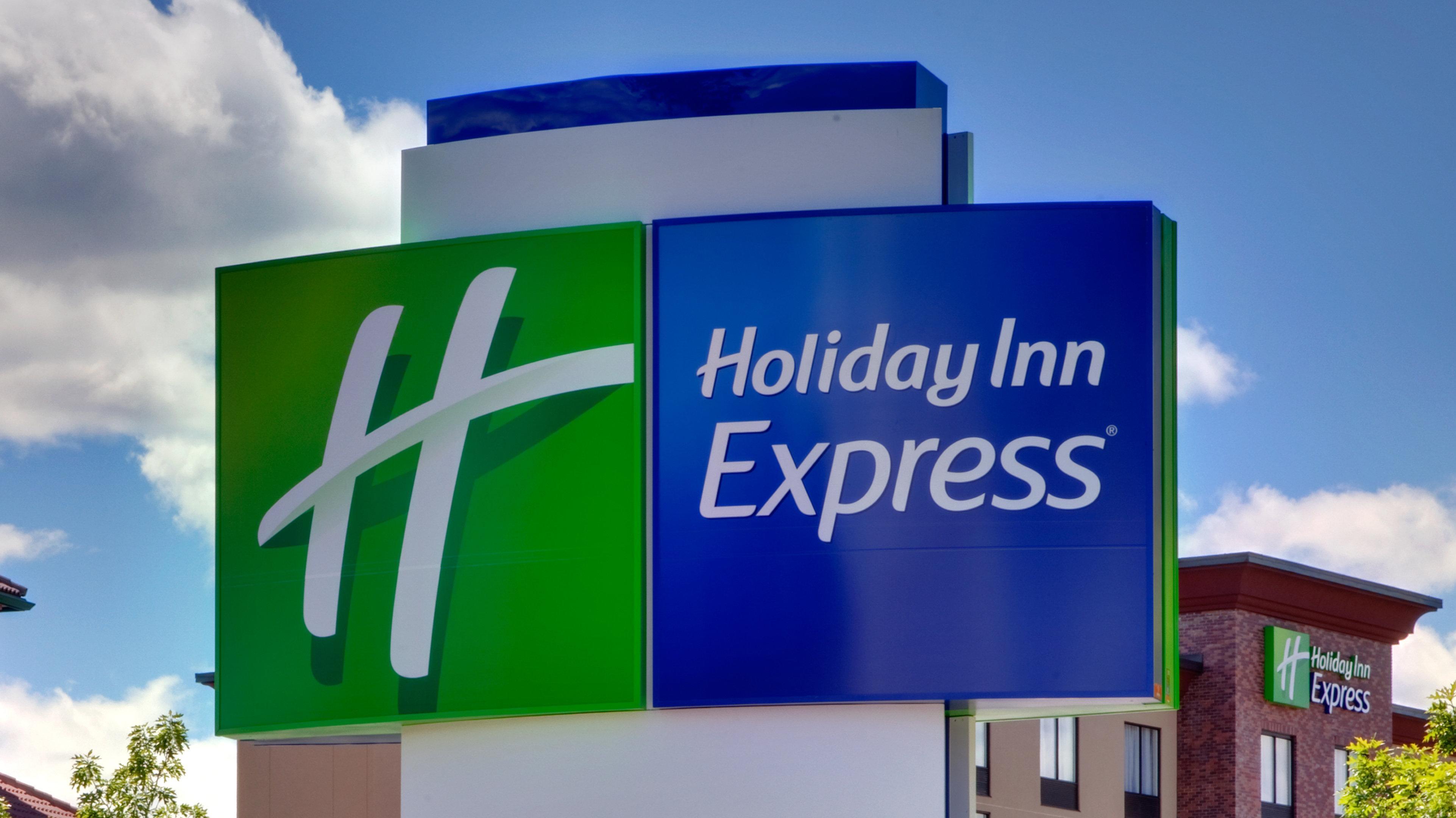 Holiday Inn Express & Suites - Redding By Ihg Exterior foto