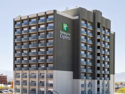 Holiday Inn Express & Suites - Redding By Ihg Exterior foto